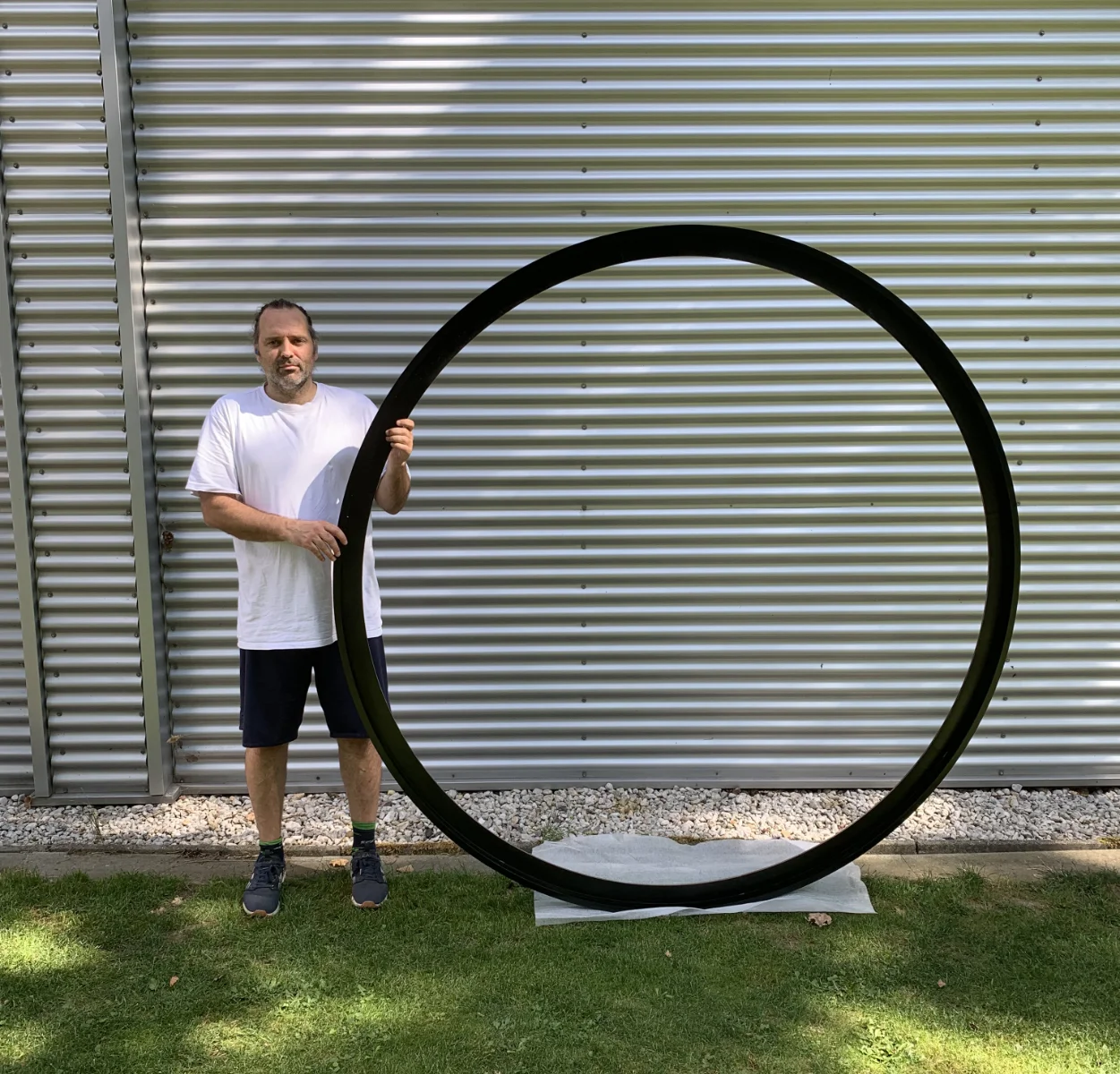 Schattenfugen-Bilderrahmen rund schwarz 200 cm